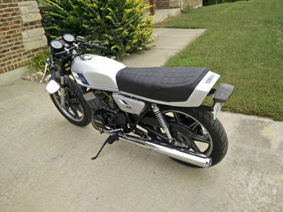 Illustration for article titled For $3,250, Give This 1978 Yamaha RD400 A Stroke Or Two